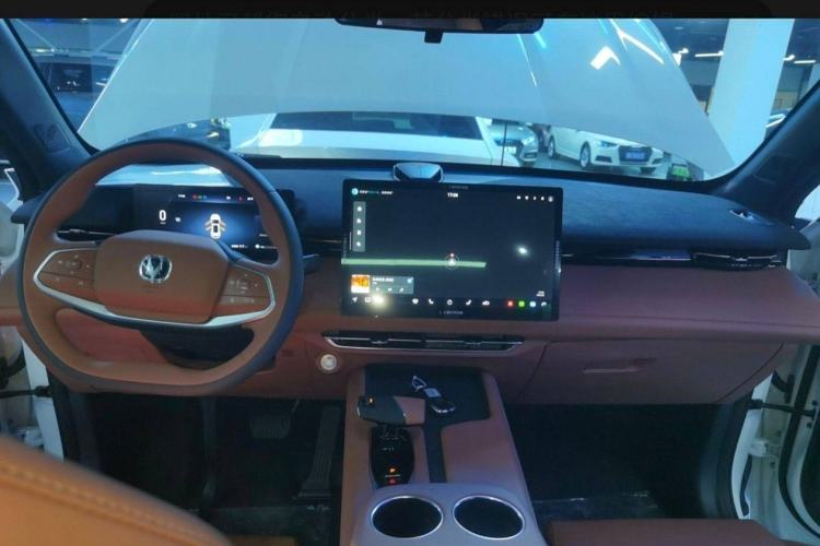 Used CHANGAN UNI-Z New Energy 2024 Blue Whale Smart Electric iDD 125km Beyond Edition Interior 1