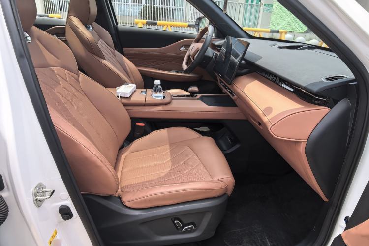 Used CHANGAN UNI-Z New Energy 2024 Blue Whale Smart Electric iDD 125km Excellence Model Interior 10