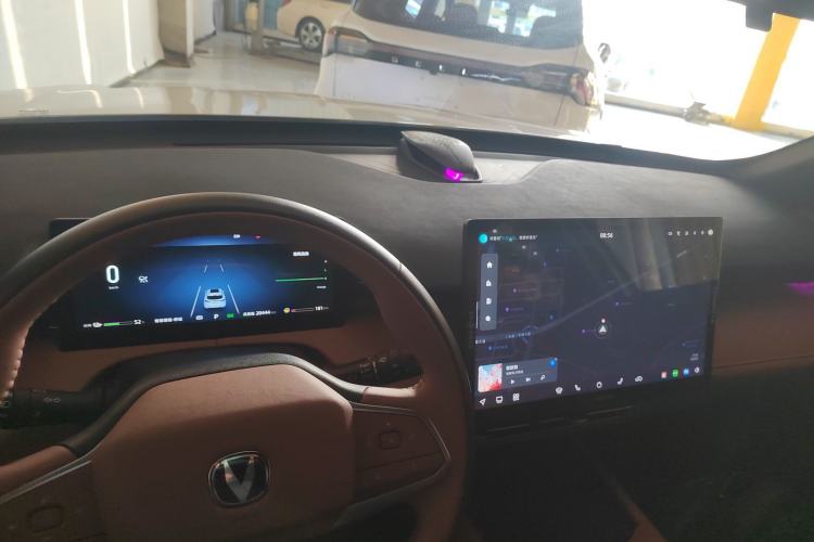 Used CHANGAN UNI-Z New Energy 2024 Blue Whale Smart Electric iDD 125km Excellence Model Interior 2