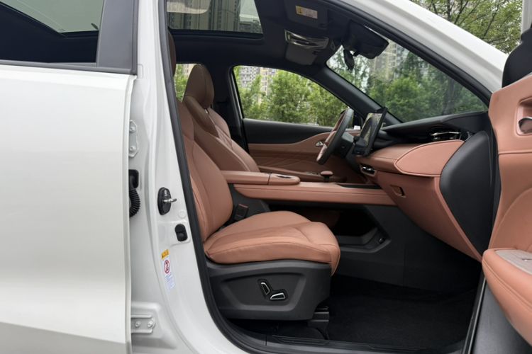 Used CHANGAN UNI-Z New Energy 2024 Blue Whale Smart Electric iDD 125km Beyond Edition Interior 2