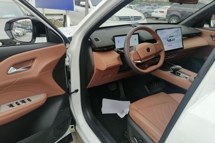 Used CHANGAN UNI-Z New Energy 2024 Blue Whale Smart Electric iDD 125km Excellence Model Interior 3