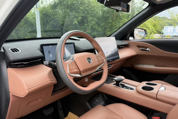 Used CHANGAN UNI-Z New Energy 2024 Blue Whale Smart Electric iDD 125km Beyond Edition Interior 3