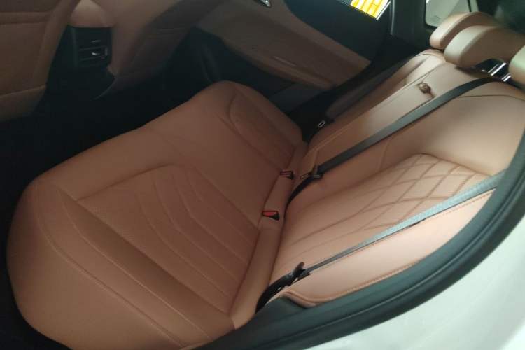 Used CHANGAN UNI-Z New Energy 2024 Blue Whale Smart Electric iDD 125km Excellence Model Interior 4