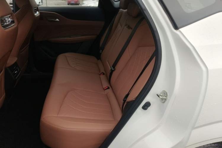 Used CHANGAN UNI-Z New Energy 2024 Blue Whale Smart Electric iDD 125km Excellence Model Interior 4