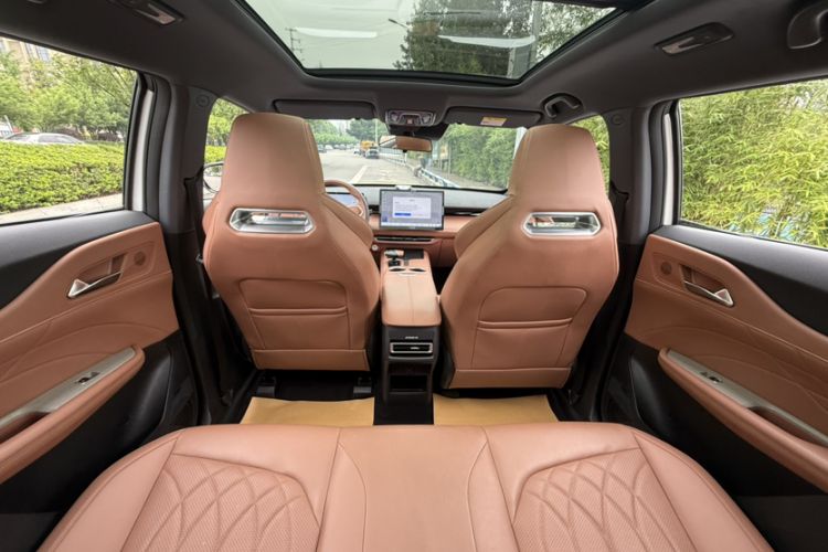 Used CHANGAN UNI-Z New Energy 2024 Blue Whale Smart Electric iDD 125km Beyond Edition Interior 4