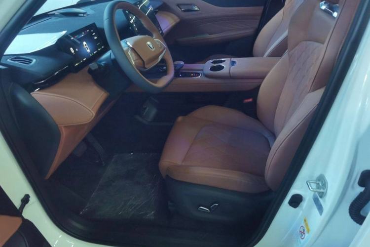Used CHANGAN UNI-Z New Energy 2024 Blue Whale Smart Electric iDD 125km Beyond Edition Interior 4