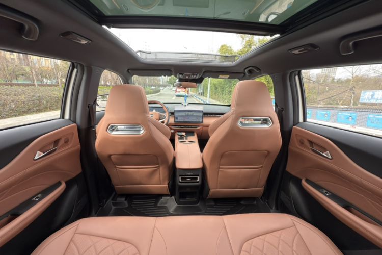 Used CHANGAN UNI-Z New Energy 2024 Blue Whale Smart Electric iDD 125km Excellence Model Interior 7