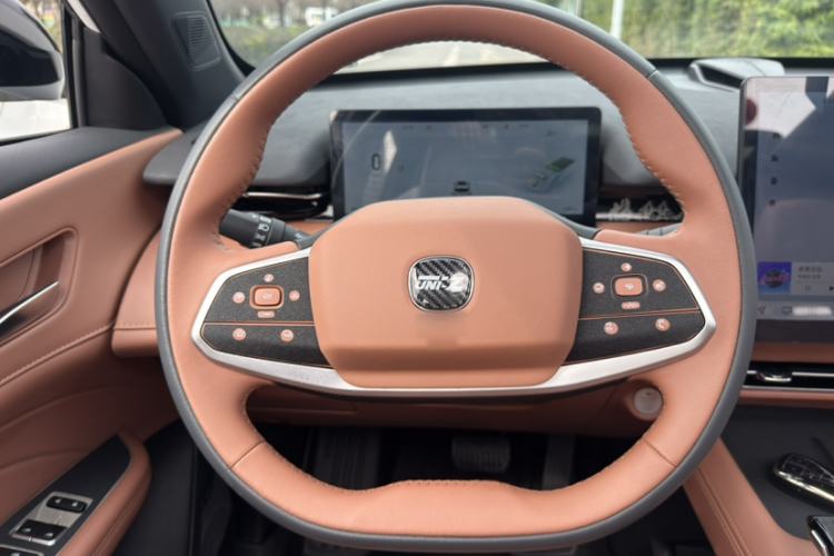 Used CHANGAN UNI-Z New Energy 2024 Blue Whale Smart Electric iDD 125km Excellence Model Interior 8