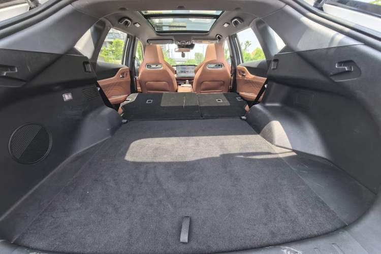 Used CHANGAN UNI-Z New Energy 2024 Blue Whale Smart Electric iDD 125km Excellence Model Interior 9