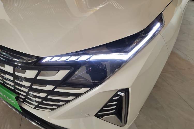Used CHANGAN UNI-Z New Energy 2024 Blue Whale Smart Electric iDD 125km Excellence Model Left Front Headlight