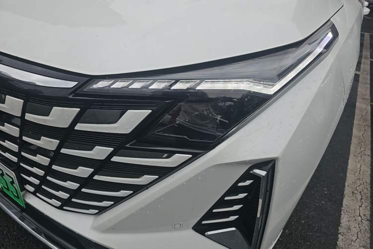 Used CHANGAN UNI-Z New Energy 2024 Blue Whale Smart Electric iDD 125km Beyond Edition Left Front Headlight