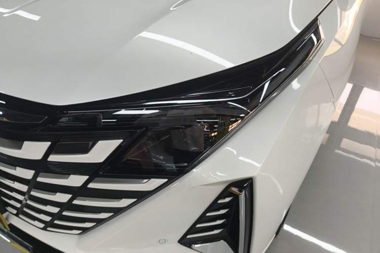 Used CHANGAN UNI-Z New Energy 2024 Blue Whale Smart Electric iDD 125km Leading Model Left Front Headlight