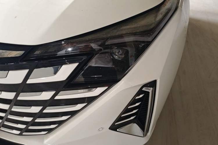 Used CHANGAN UNI-Z New Energy 2024 Blue Whale Smart Electric iDD 125km Excellence Model Left Front Headlight