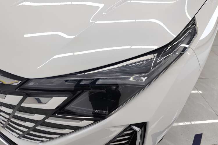 Used CHANGAN UNI-Z New Energy 2024 Blue Whale Smart Electric iDD 125km Beyond Edition Left Front Headlight