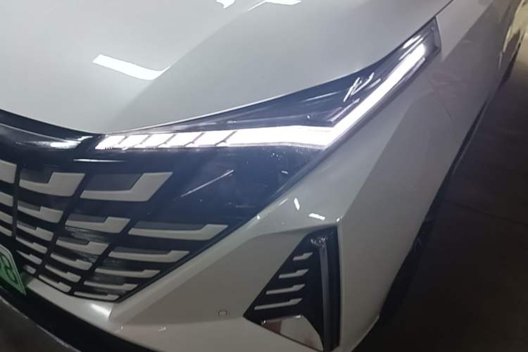 Used CHANGAN UNI-Z New Energy 2024 Blue Whale Smart Electric iDD 125km Beyond Edition Left Front Headlight