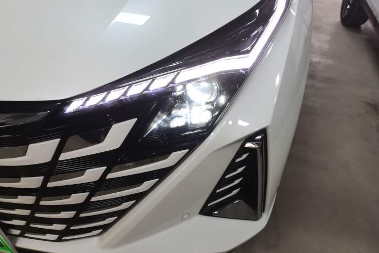 Used CHANGAN UNI-Z New Energy 2024 Blue Whale Smart Electric iDD 125km Excellence Model Left Front Headlight
