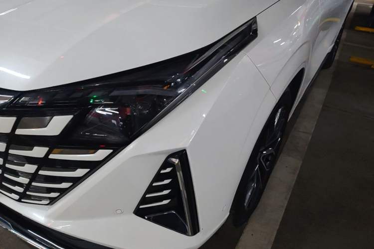 Used CHANGAN UNI-Z New Energy 2024 Blue Whale Smart Electric iDD 125km Excellence Model Left Front Headlight