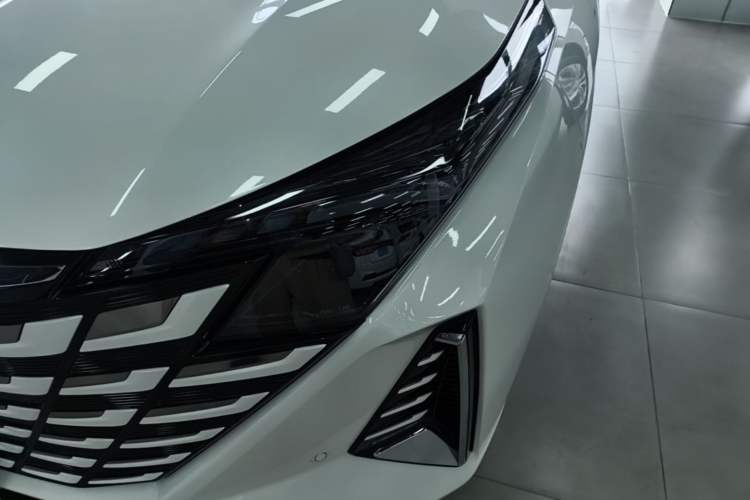 Used CHANGAN UNI-Z New Energy 2024 Blue Whale Smart Electric iDD 125km Beyond Edition Left Front Headlight