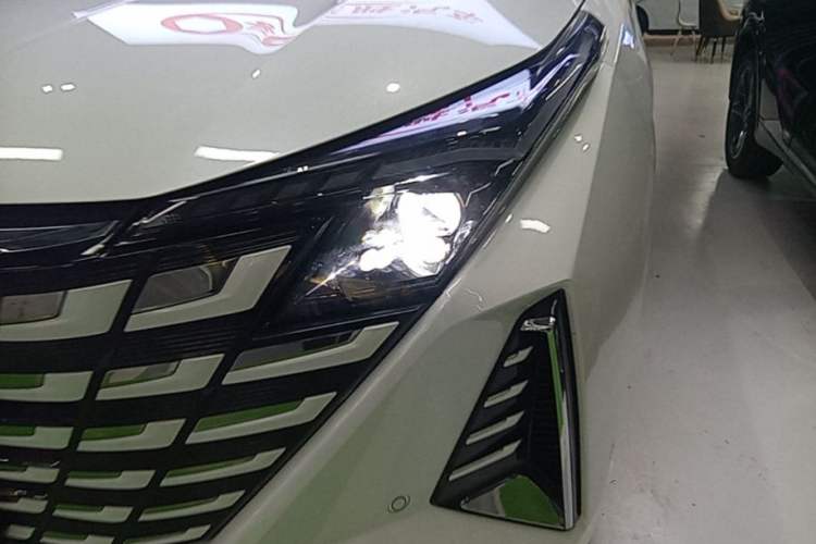 Used CHANGAN UNI-Z New Energy 2024 Blue Whale Smart Electric iDD 125km Beyond Edition Left Front Headlight