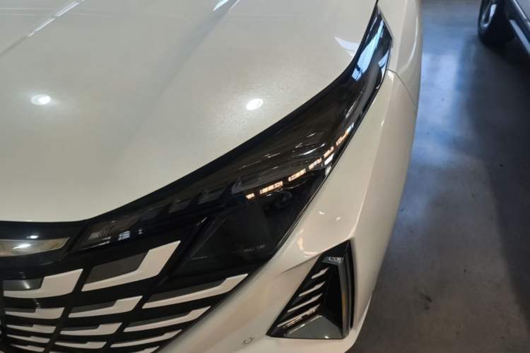 Used CHANGAN UNI-Z New Energy 2024 Blue Whale Smart Electric iDD 125km Excellence Model Left Front Headlight