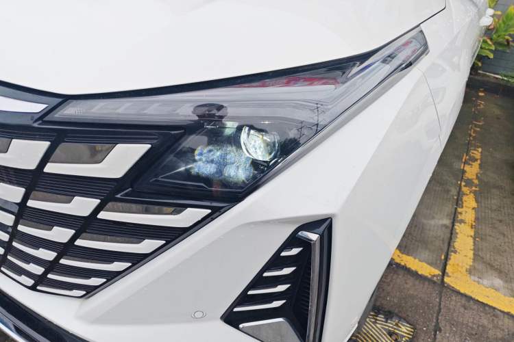 Used CHANGAN UNI-Z New Energy 2024 Blue Whale Smart Electric iDD 125km Excellence Model Left Front Headlight