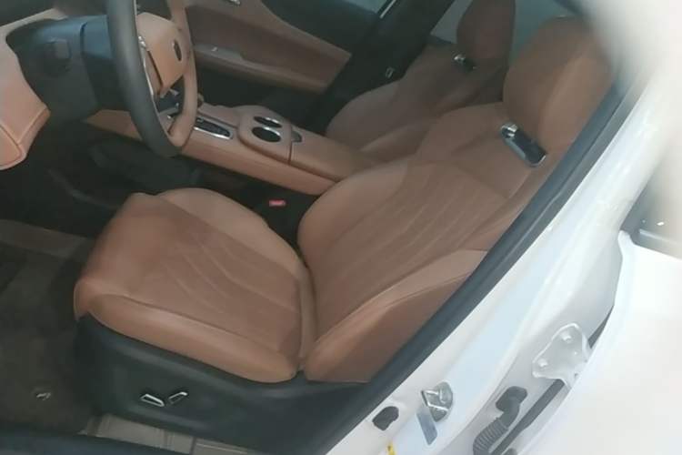 Used CHANGAN UNI-Z New Energy 2024 Blue Whale Smart Electric iDD 125km Beyond Edition Left Front Seat
