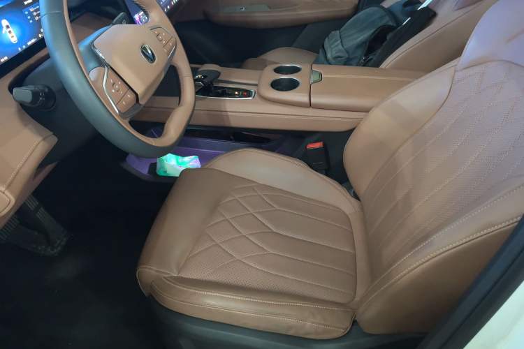 Used CHANGAN UNI-Z New Energy 2024 Blue Whale Smart Electric iDD 125km Excellence Model Left Front Seat