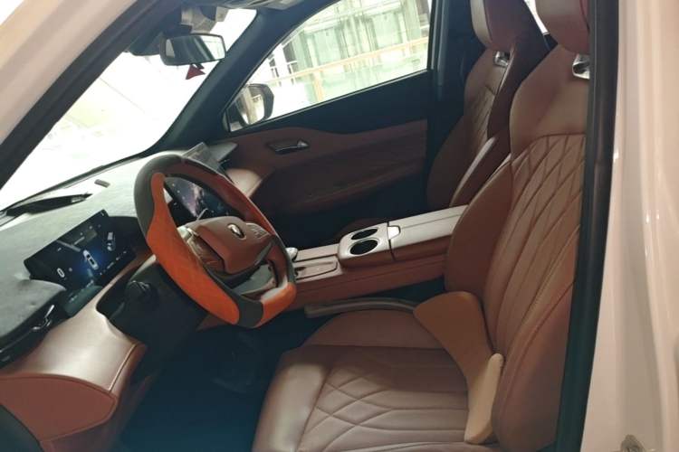 Used CHANGAN UNI-Z New Energy 2024 Blue Whale Smart Electric iDD 125km Excellence Model Left Front Seat
