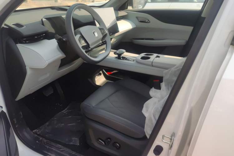 Used CHANGAN UNI-Z New Energy 2024 Blue Whale Smart Electric iDD 125km Excellence Model Left Front Seat