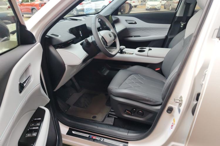 Used CHANGAN UNI-Z New Energy 2024 Blue Whale Smart Electric iDD 125km Excellence Model Left Front Seat