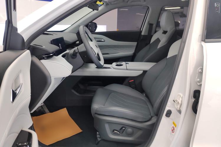 Used CHANGAN UNI-Z New Energy 2024 Blue Whale Smart Electric iDD 125km Beyond Edition Left Front Seat