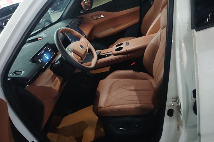 Used CHANGAN UNI-Z New Energy 2024 Blue Whale Smart Electric iDD 125km Excellence Model Left Front Seat