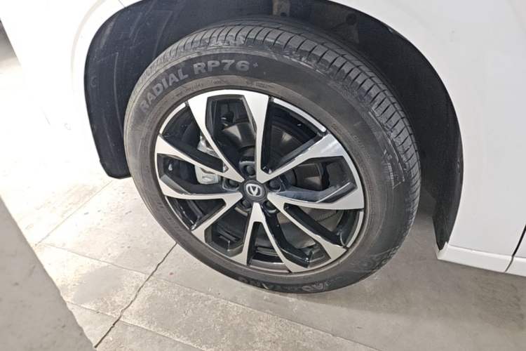 Used CHANGAN UNI-Z New Energy 2024 Blue Whale Smart Electric iDD 125km Excellence Model Left Front Wheel Hub