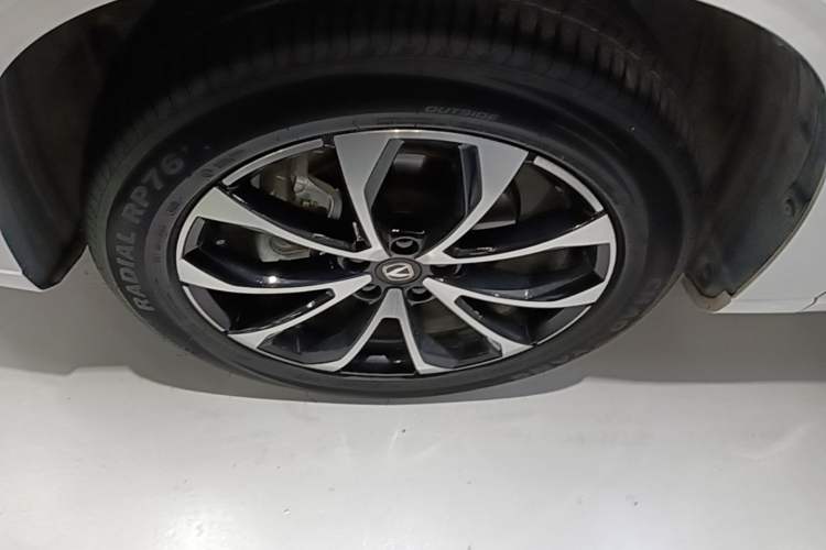 Used CHANGAN UNI-Z New Energy 2024 Blue Whale Smart Electric iDD 125km Excellence Model Left Front Wheel Hub