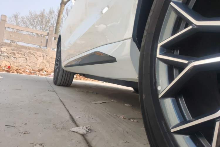 Used CHANGAN UNI-Z New Energy 2024 Blue Whale Smart Electric iDD 125km Excellence Model Left Side Sill