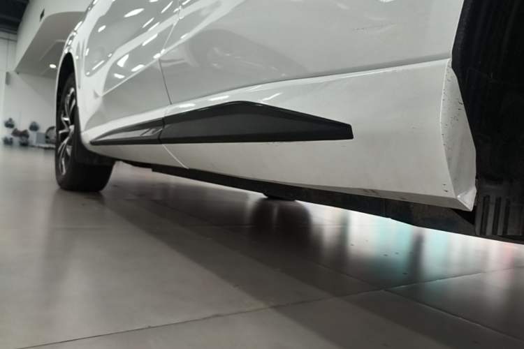 Used CHANGAN UNI-Z New Energy 2024 Blue Whale Smart Electric iDD 125km Beyond Edition Left Side Sill