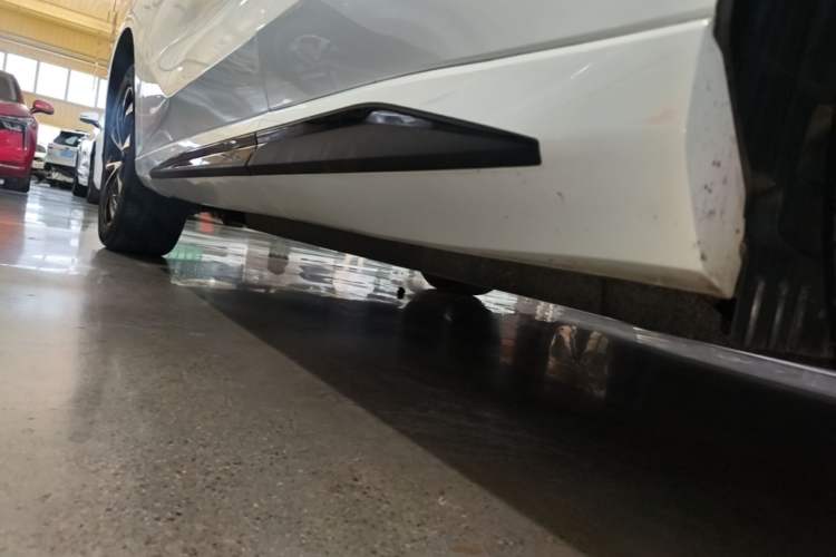 Used CHANGAN UNI-Z New Energy 2024 Blue Whale Smart Electric iDD 125km Excellence Model Left Side Sill