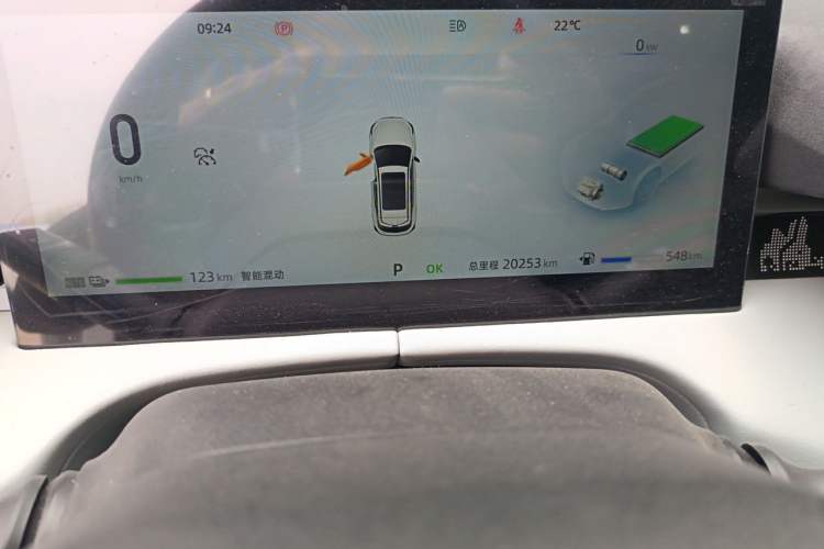 Used CHANGAN UNI-Z New Energy 2024 Blue Whale Smart Electric iDD 125km Excellence Model Odometer Close Up