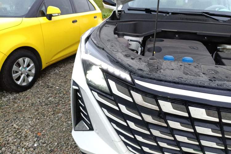 Used CHANGAN UNI-Z New Energy 2024 Blue Whale Smart Electric iDD 125km Beyond Edition Right Front Headlight