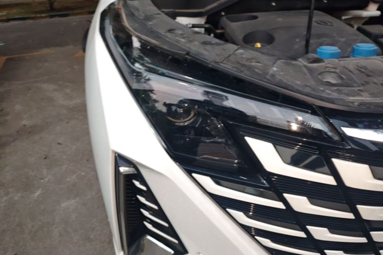 Used CHANGAN UNI-Z New Energy 2024 Blue Whale Smart Electric iDD 125km Excellence Model Right Front Headlight