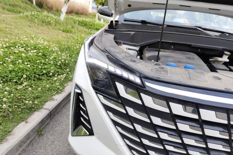 Used CHANGAN UNI-Z New Energy 2024 Blue Whale Smart Electric iDD 125km Beyond Edition Right Front Headlight