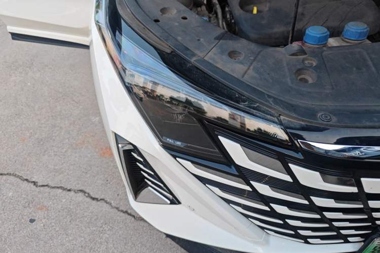 Used CHANGAN UNI-Z New Energy 2024 Blue Whale Smart Electric iDD 125km Beyond Edition Right Front Headlight