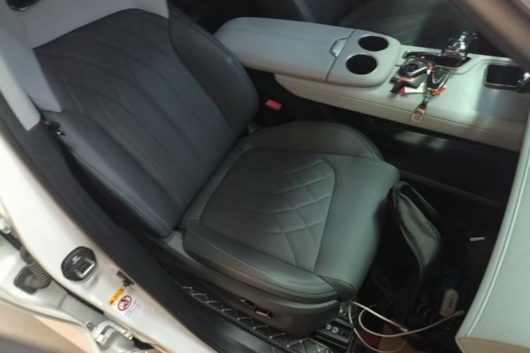 Used CHANGAN UNI-Z New Energy 2024 Blue Whale Smart Electric iDD 125km Beyond Edition Right Front Seat