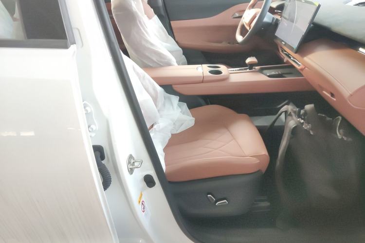 Used CHANGAN UNI-Z New Energy 2024 Blue Whale Smart Electric iDD 125km Beyond Edition Right Front Seat