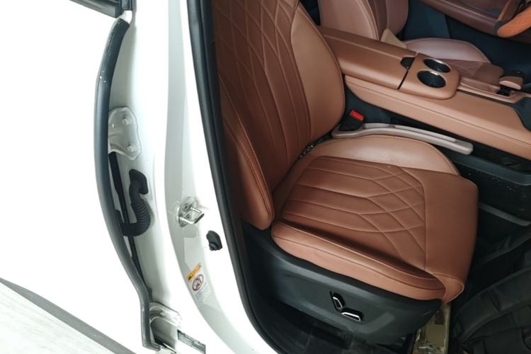 Used CHANGAN UNI-Z New Energy 2024 Blue Whale Smart Electric iDD 125km Excellence Model Right Front Seat
