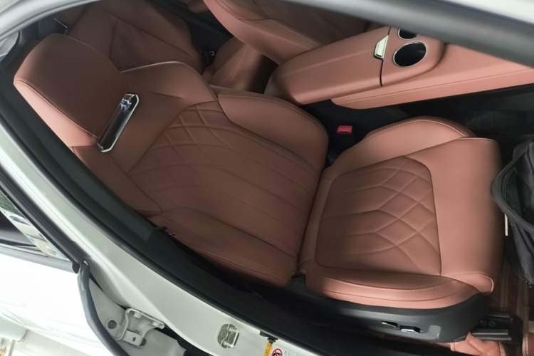 Used CHANGAN UNI-Z New Energy 2024 Blue Whale Smart Electric iDD 125km Beyond Edition Right Front Seat
