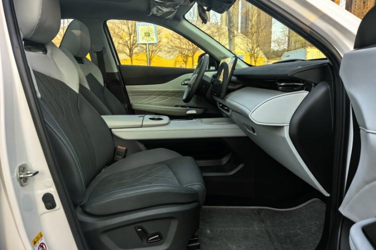 Used CHANGAN UNI-Z New Energy 2024 Blue Whale Smart Electric iDD 125km Beyond Edition Right Front Seat