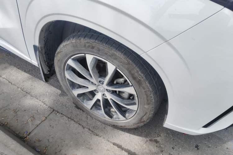 Used CHANGAN UNI-Z New Energy 2024 Blue Whale Smart Electric iDD 125km Beyond Edition Right Front Wheel Hub