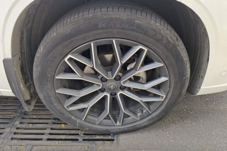 Used CHANGAN UNI-Z New Energy 2024 Blue Whale Smart Electric iDD 125km Excellence Model Right Front Wheel Hub