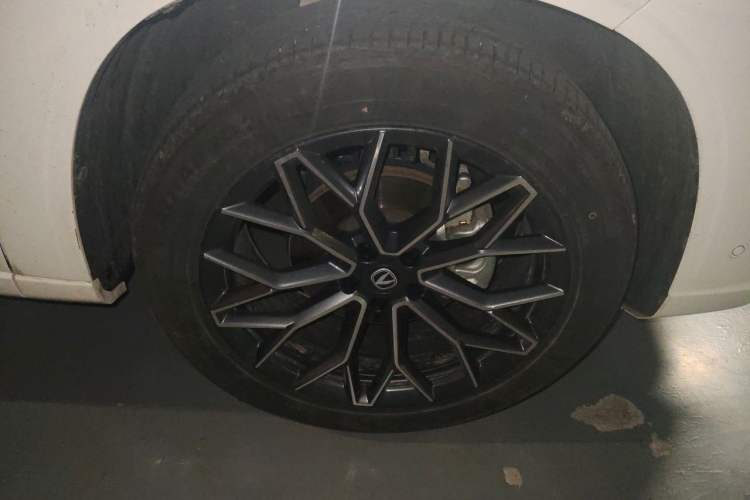 Used CHANGAN UNI-Z New Energy 2024 Blue Whale Smart Electric iDD 125km Excellence Model Right Front Wheel Hub